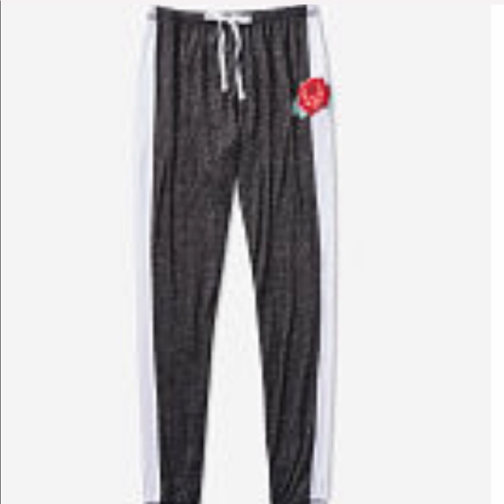 VS PINK Roses Cozy Classic Pants Sweatpants - Picture 2 of 5